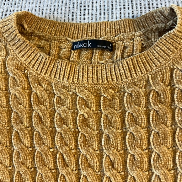 Mustard colored crop top sweater size medium - Picture 3 of 7